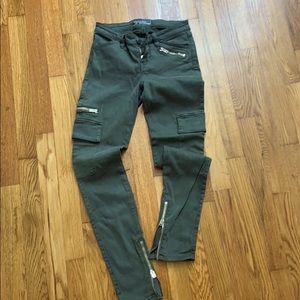 GUESS 1981 Army Green Cargo Pants Size 25